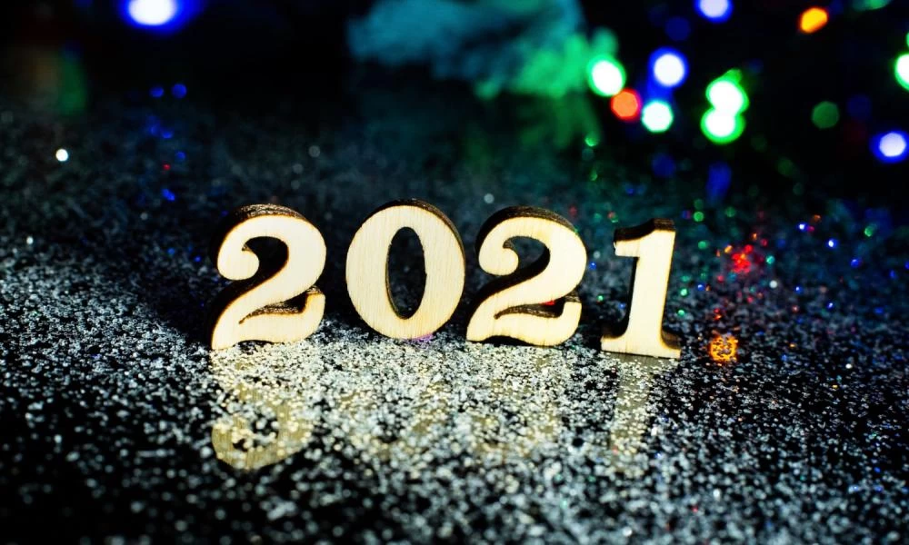 Καλή χρονιά! Ευχές για το νέο έτος 2021 από το Πενταπόσταγμα και τους συνεργάτες του!